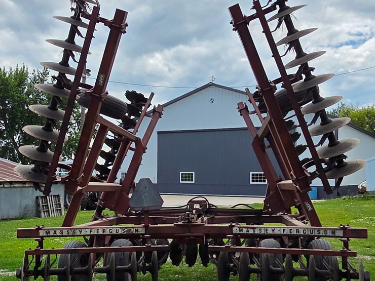 massey-ferguson-820-image-6