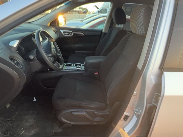 2016-nissan-pathfinder-image-28