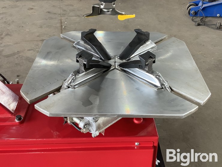 2026-massey-ferguson-730-image-17