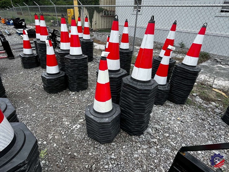 (50)-unused-2026-ce-irstc-safety-traffic-cones-image-3