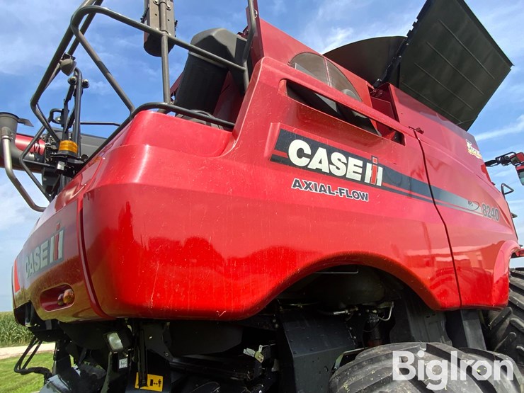 2018-case-ih-8240-image-16