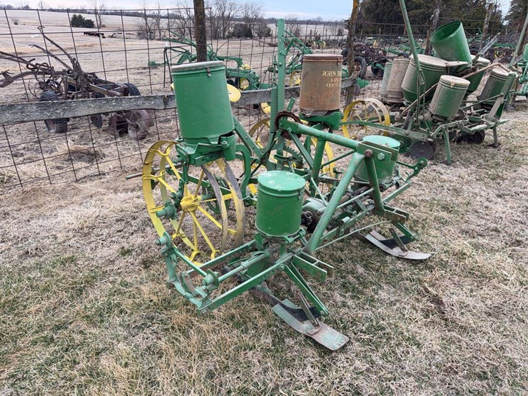 john-deere-two-row-planter-image-7