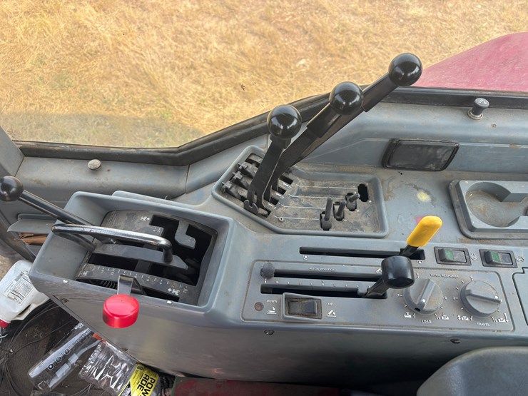 1993-case-7120-tractor-image-15