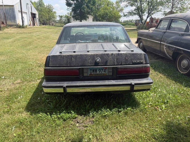 1988-buick-lesabre-custom-sedan-image-5