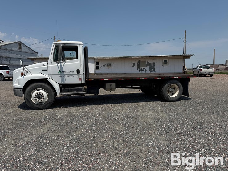 1999-freightliner-fl70-image-8