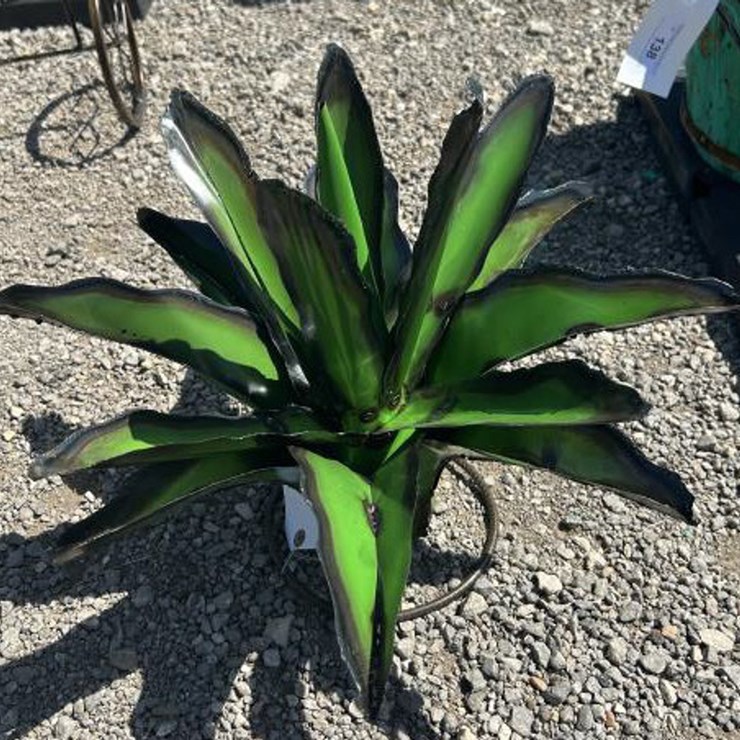 #137 • Metal Art - Aloe or Yucca Plant