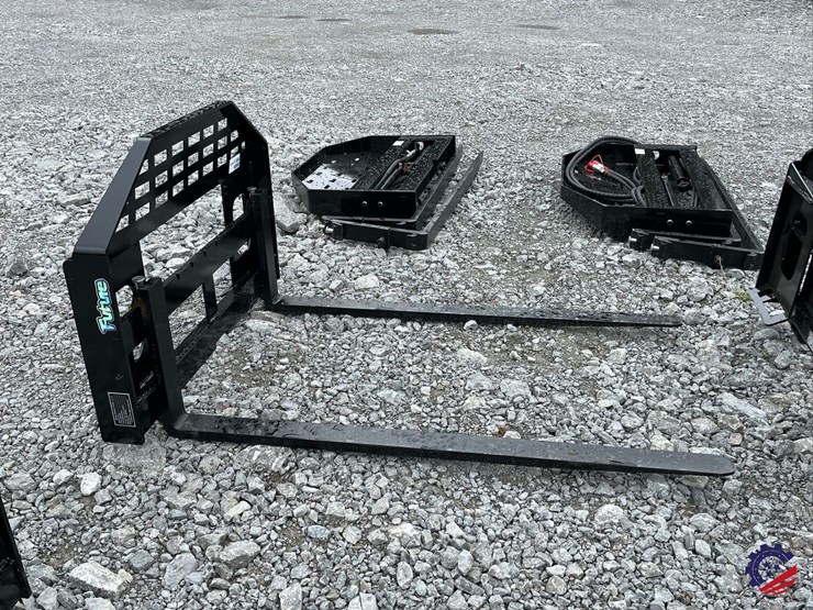 unused-2026-future-ft-dhc-skid-steer-forks---[skid-steer-attachments]-attachment-image-6