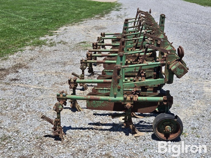john-deere-6r30"-cultivator-image-4
