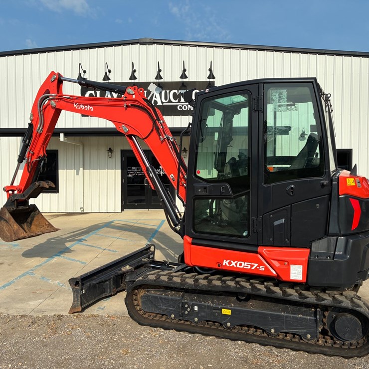 #2427 • 2024 Kubota KXO57-s
