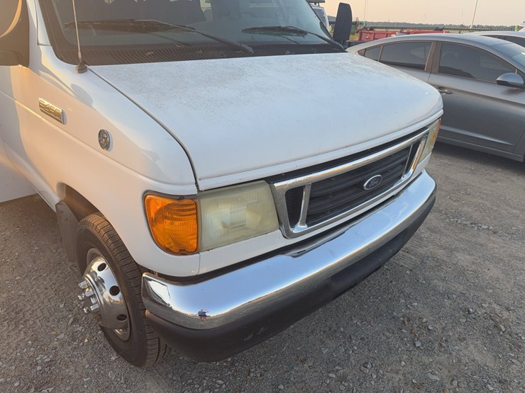 2006-ford-e450-image-4
