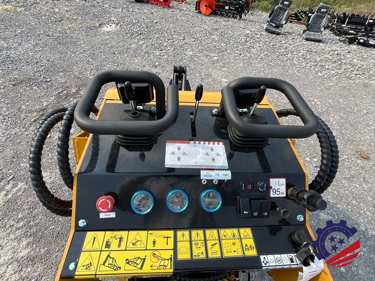 unused-2026-agt-mx-crt23-compact-track-loader-image-18