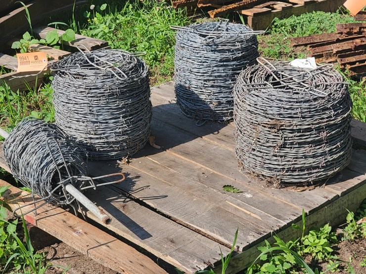 #9941-•-(4)-rolls-of-barbed-wire-image-3