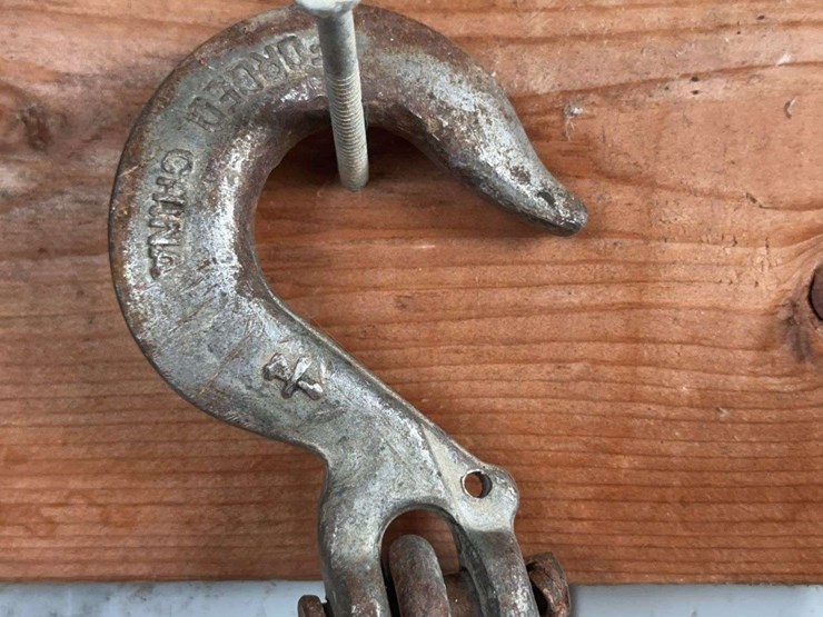 heavy-duty-forged-steel-utility-chain-with-hooks-image-5