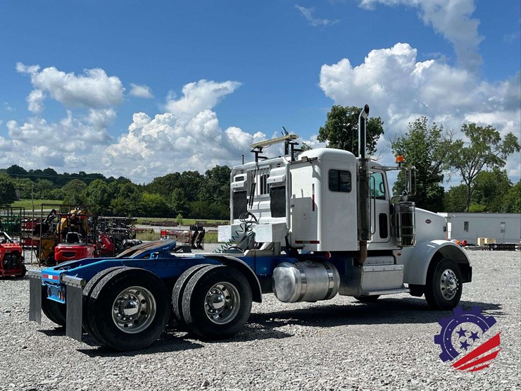 2013-peterbilt-367-image-4