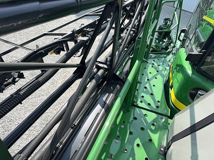 2011-john-deere-4730-image-53