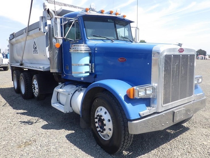 2004-peterbilt-378-image-3