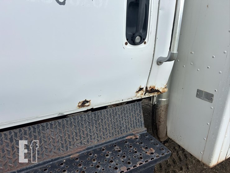 2003-international-durastar-4300-image-10