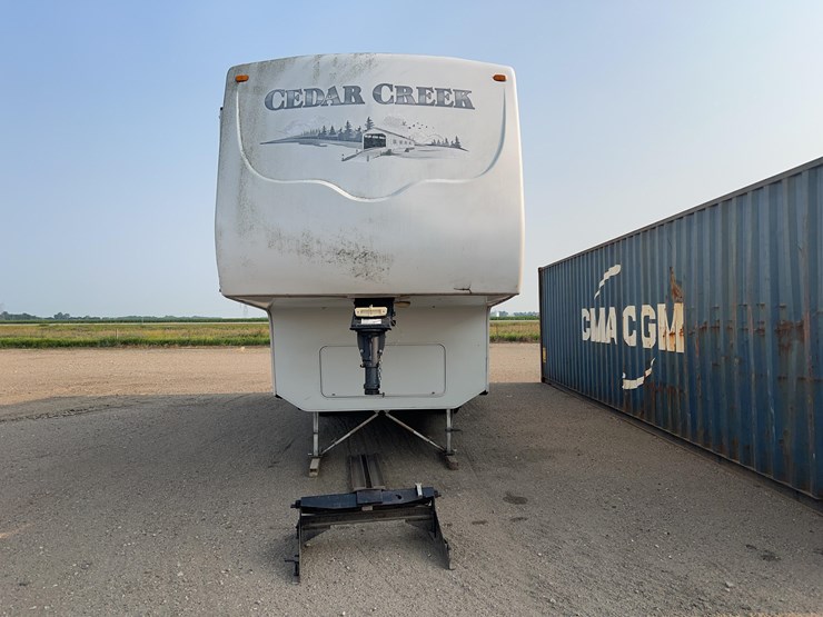 2006-cedar-creek-camper-image-2