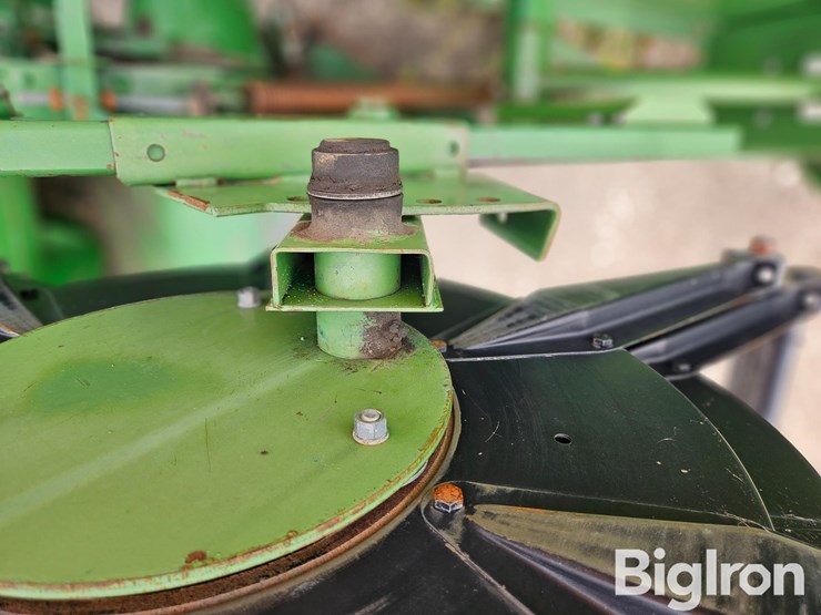 john-deere-216-image-13