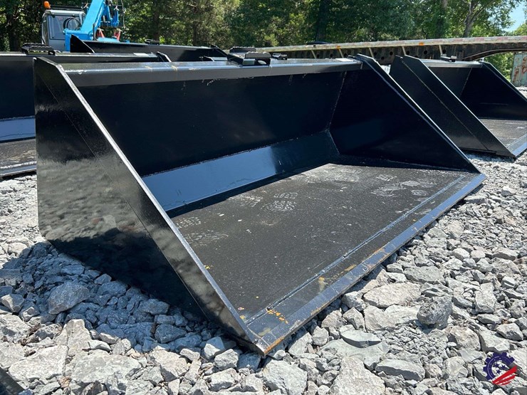 skid-steer-bucket-with-blade-attachment-image-7