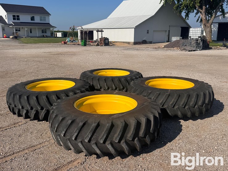 john-deere-2010-image-1