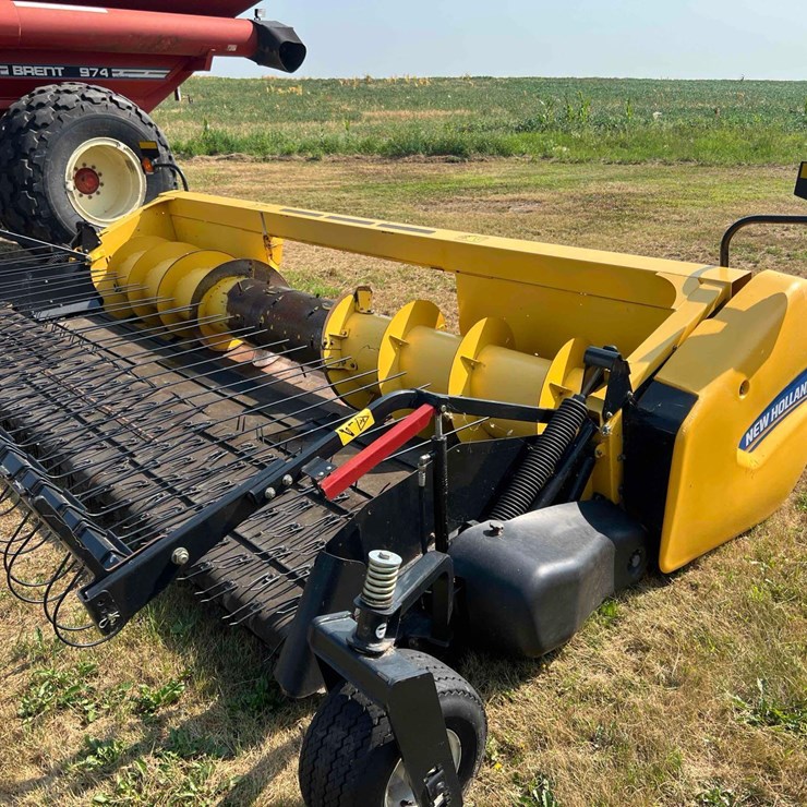 2013 NEW HOLLAND 790