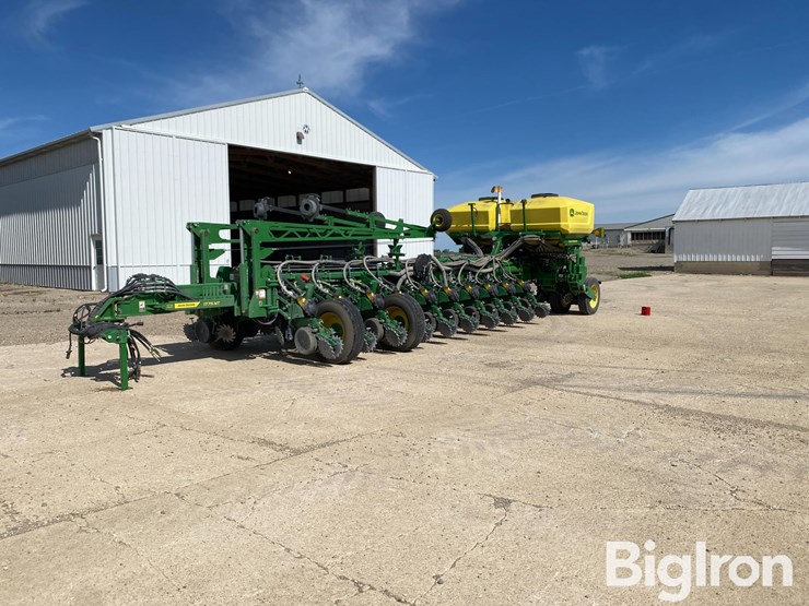 2022-john-deere-1775nt-image-1
