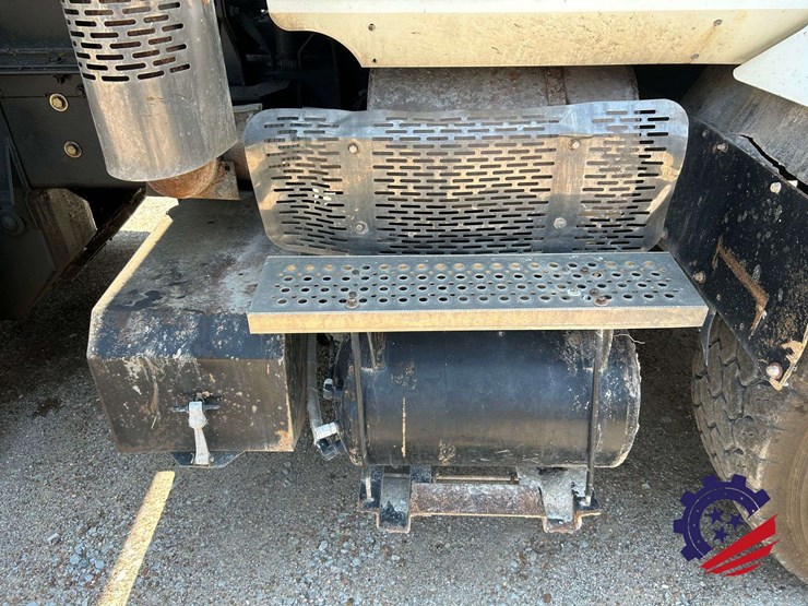 2008-international-5600-paystar-tri-axle-dump-truck-image-41