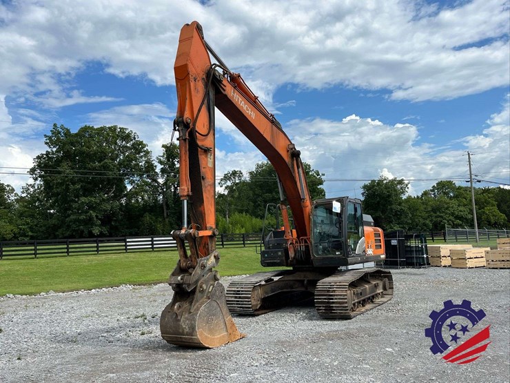2018-hitachi-zx300-lc-6n-image-26