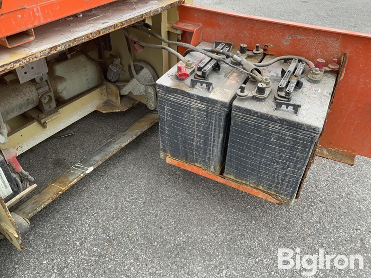 2016-jlg-1230es-image-10