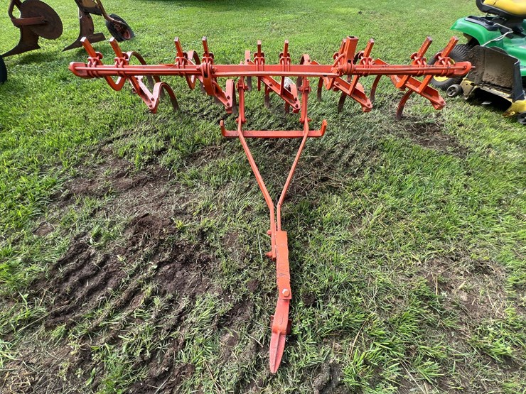 #9916-•-allis-chalmers-snap-coupler-field-cultivator-image-1