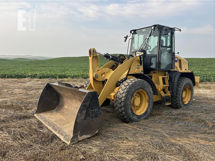2015-caterpillar-910k-image-1
