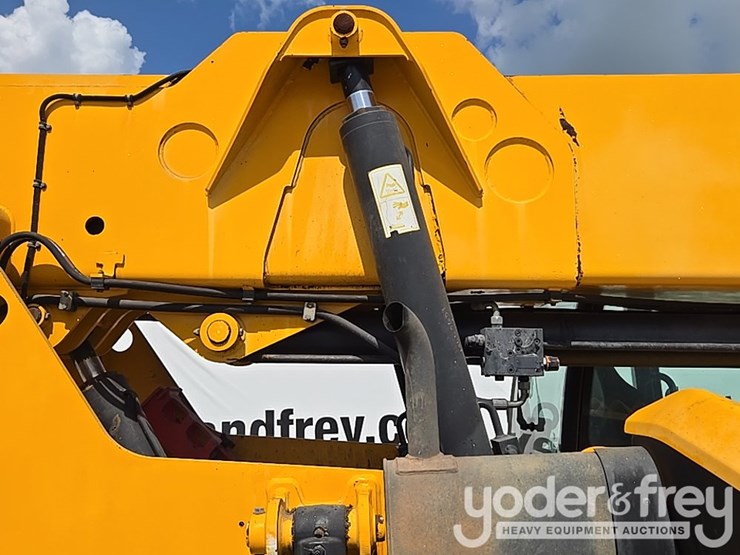 2017-jcb-510-56-image-29