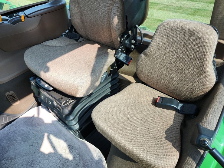 2002-john-deere-8420-image-25