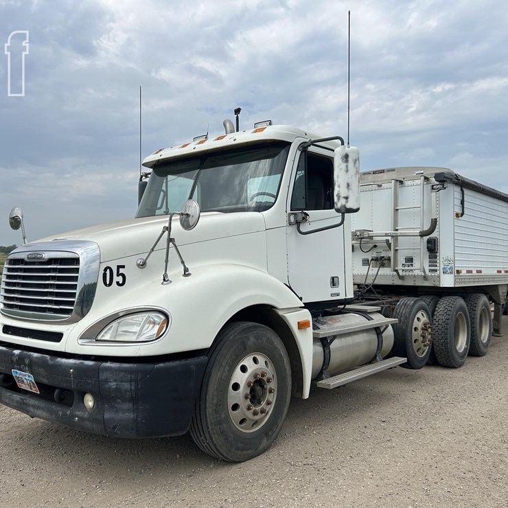 2005 FREIGHTLINER COLUMBIA 120