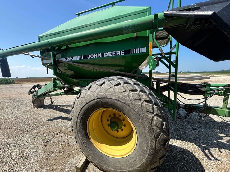 john-deere-787-image-12