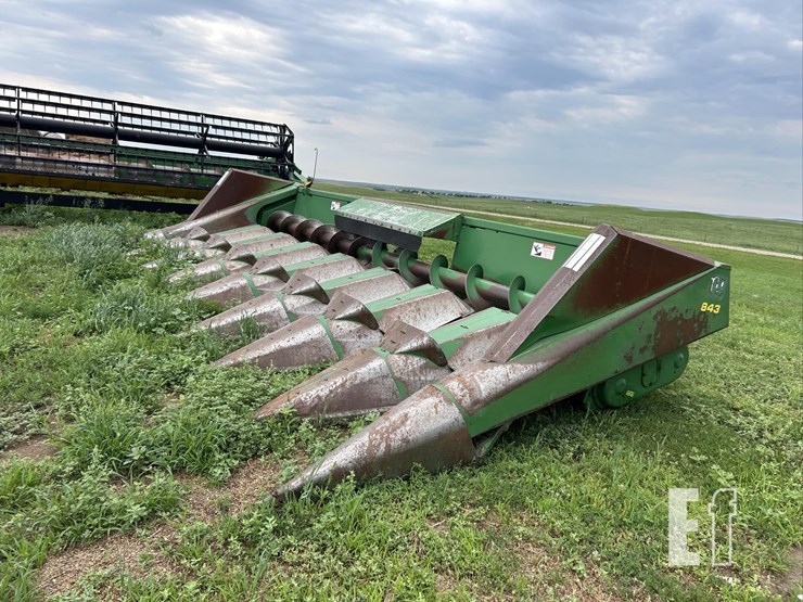john-deere-843-image-1