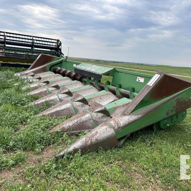 JOHN DEERE 843