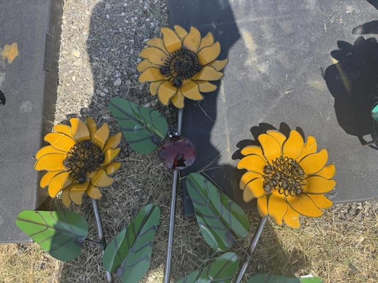 #98-•-metal-art---sunflower-bouquet-w/-ladybug-image-3