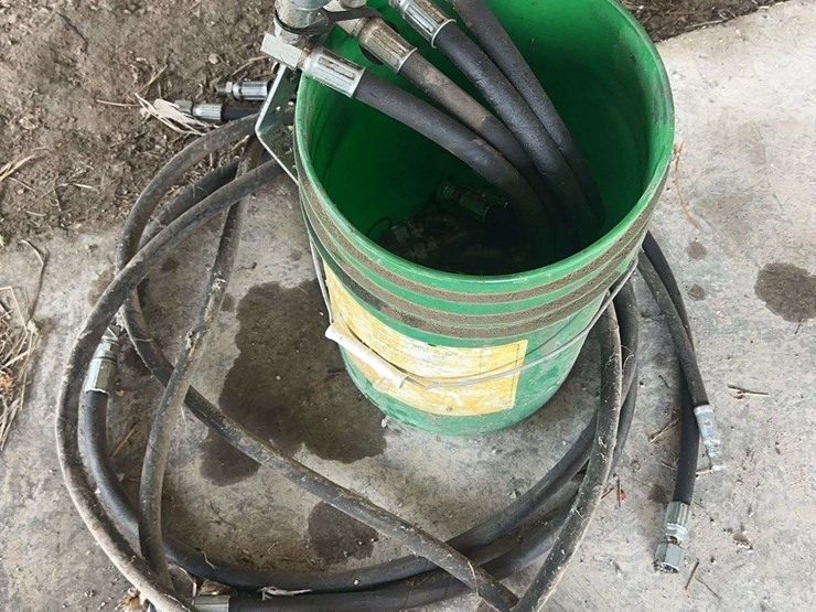 pioneer-ag-hydraulic-hoses-and-quick-disconnect-couplers-lot-image-1