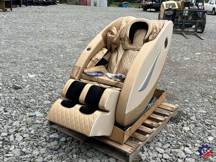unused-2026-future-ft-s13-massage-chair-image-1