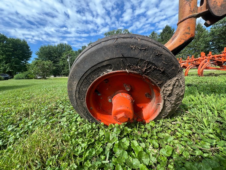 #9915-•-allis-chalmers-3-bottom-plow-image-10