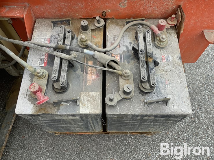 2016-jlg-1230es-image-11