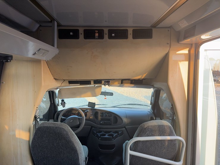 2006-ford-e450-image-47