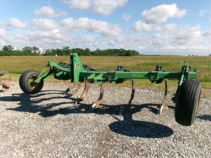 john-deere-910-image-1