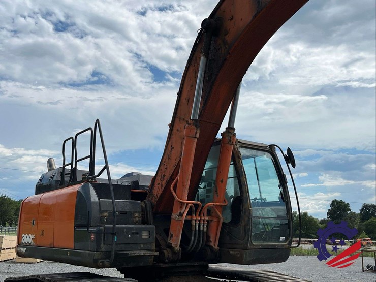 2018-hitachi-zx300-lc-6n-image-31