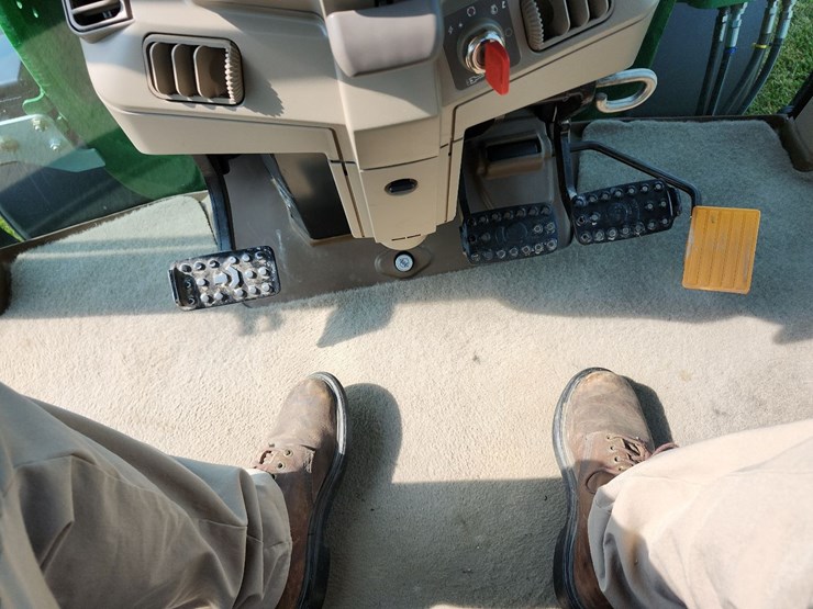 2008-john-deere-7230-image-33