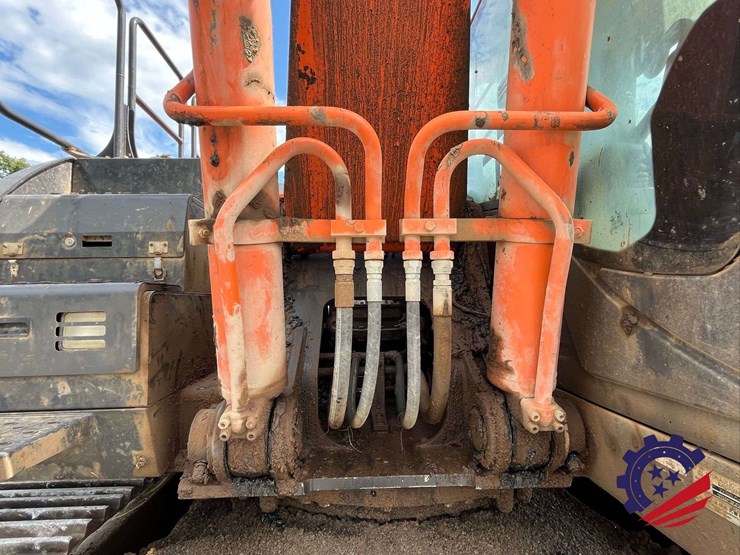 2018-hitachi-zx300-lc-6n-image-66