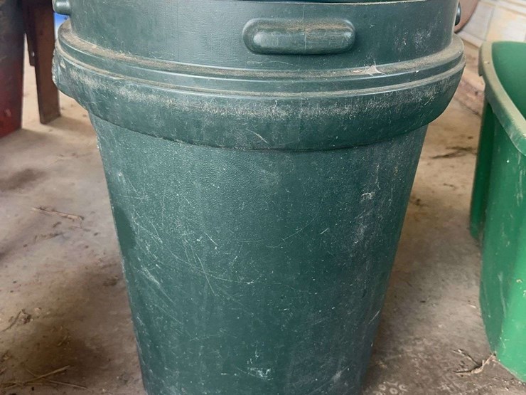 assorted-utility-storage-bins-including-rubbermaid-container-and-libman-bucket-image-6
