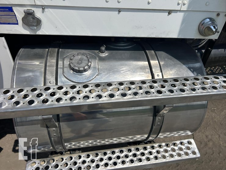 2007-kenworth-w900-image-12